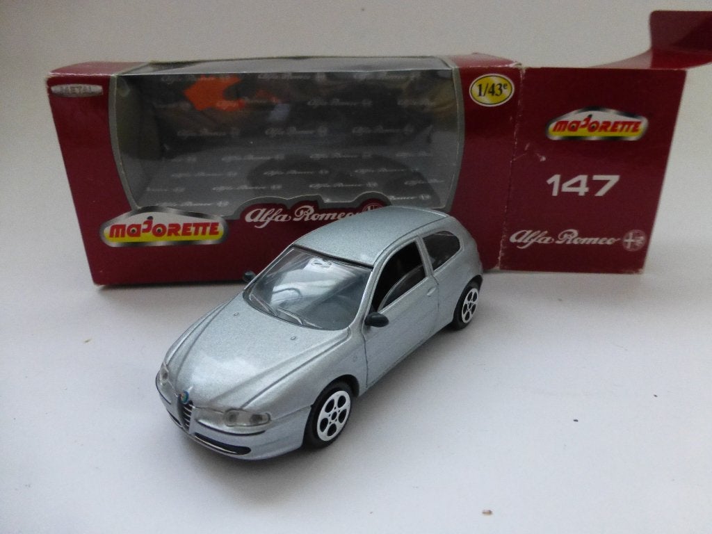 Solido Alfa Romeo 147 zilvergrijs, Ophalen of Verzenden, Zo goed als nieuw, Auto