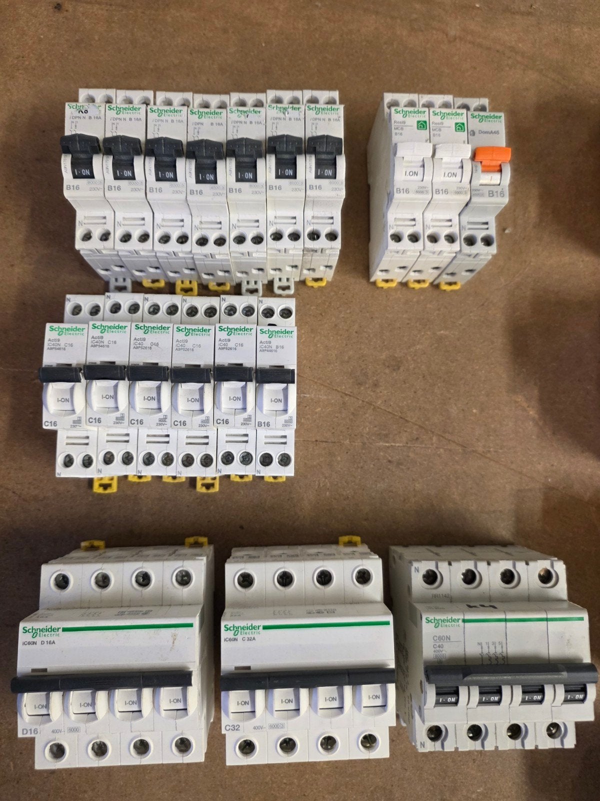 Schneider Electric Groepenkast onderdelen en automaten, Ophalen of Verzenden, Gebruikt, Schneider Electric, Aardlekautomaat