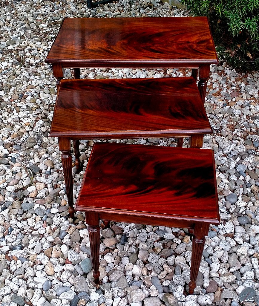 Antieke Jugendstil Gestileerde Set Bijzet Tafels / Tafeltjes, 45 tot 60 cm, Zo goed als nieuw, Rechthoekig, Hout