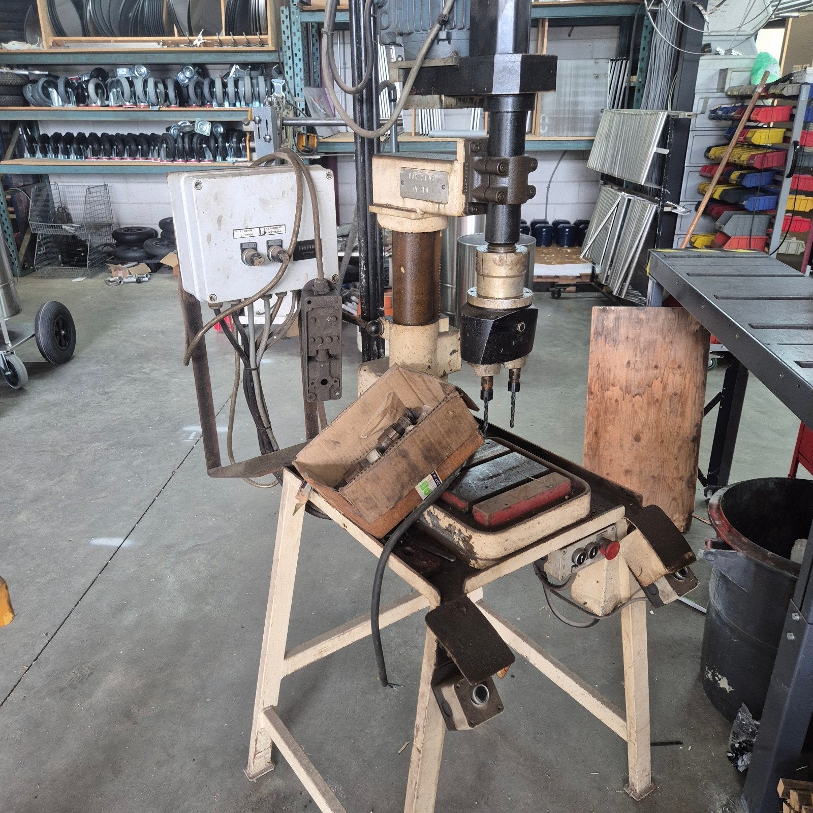 Kolomboormachine met Dubbele Boorkop, Doe-het-zelf en Verbouw, Gereedschap | Boormachines, Ophalen, Gebruikt, 600 watt of meer