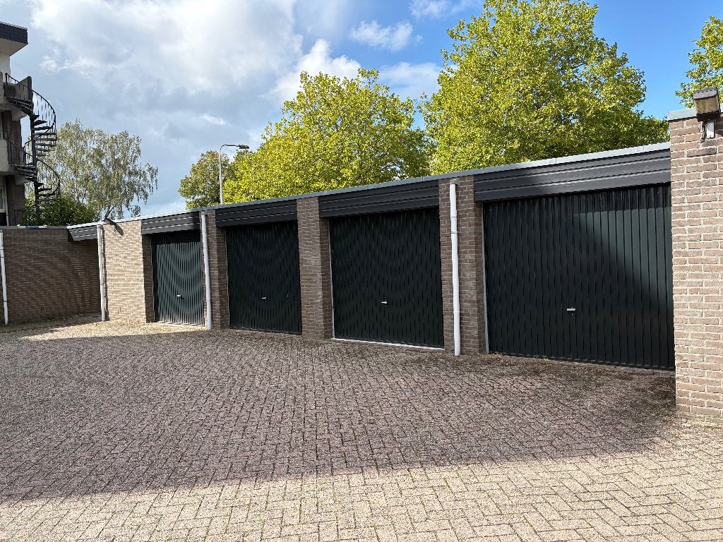 TE KOOP GARAGEBOX HILVERSUM-ZUID - VASTGOEDBELEGGING, Noord-Holland