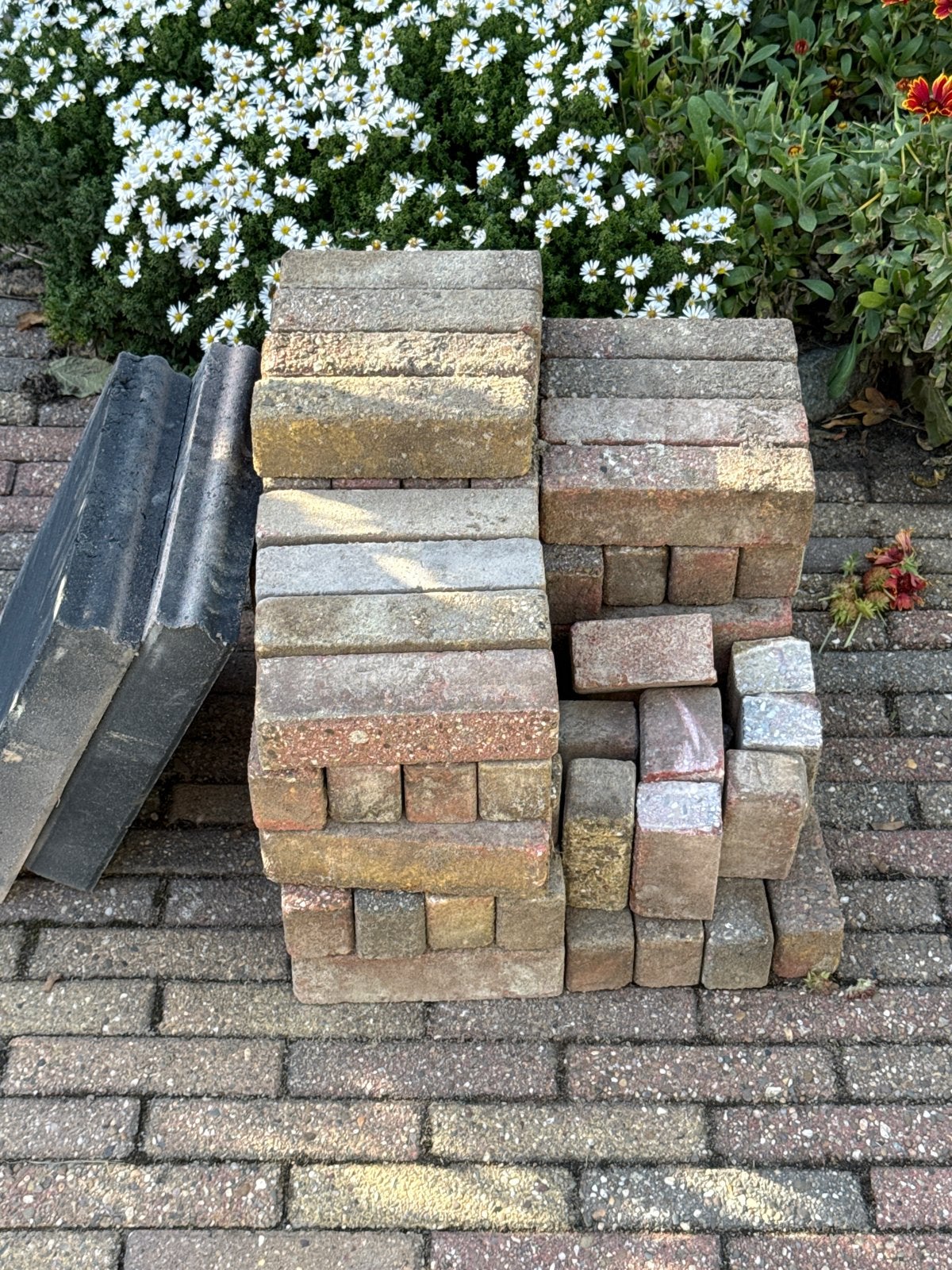 Gratis af te halen paar  klinkers, Tuin en Terras, Ophalen, Gebruikt, Klinkers, Minder dan 5 m²
