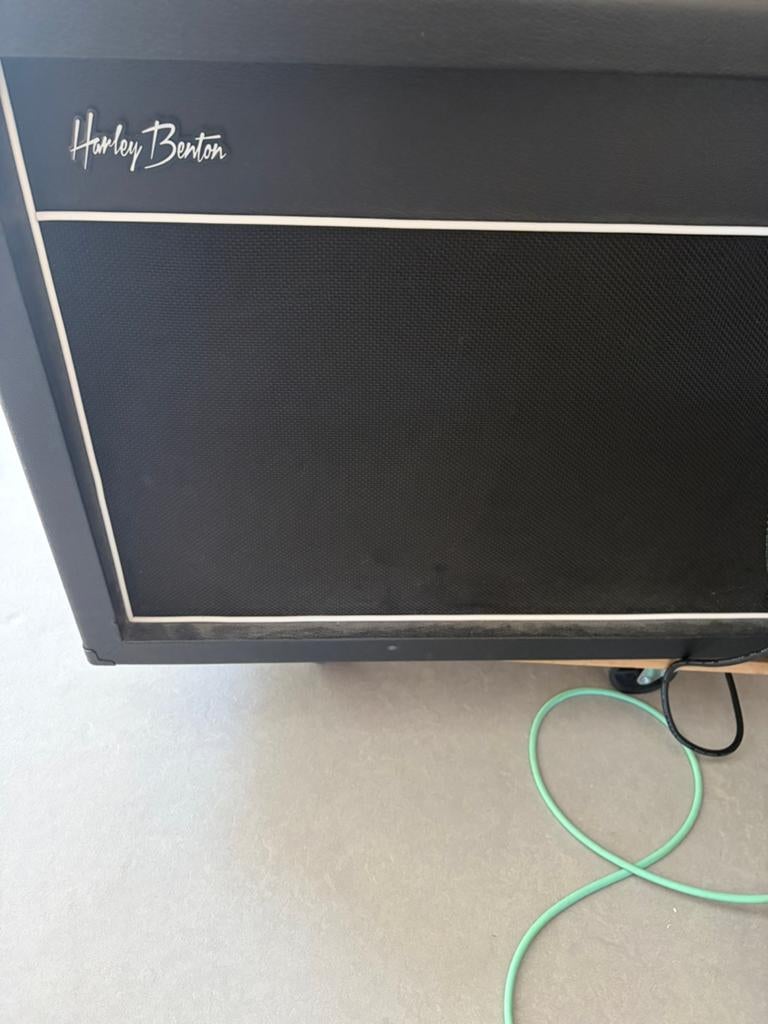 Te koop prima 2x12 harley benton, Ophalen, Zo goed als nieuw, Gitaar, 50 tot 100 watt