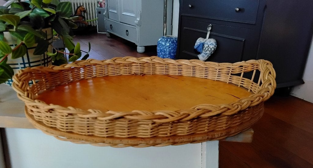 Vintage houten dienblad met rieten rand, Gebruikt, Met opstaande rand, Ophalen of Verzenden, Dienblad