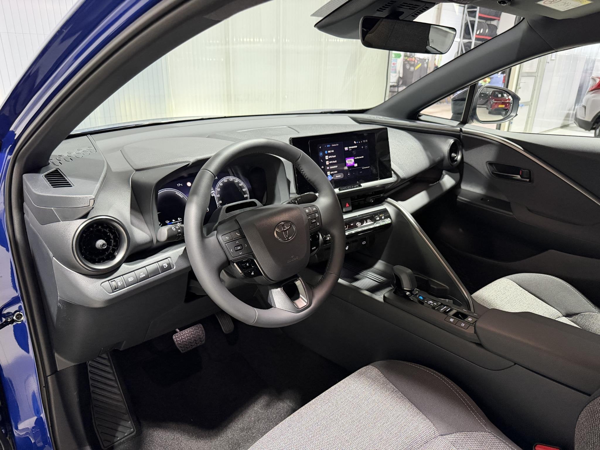Toyota C-HR 2.0 Plug-in Hybrid 220 Active Direct leverbaar,, Auto's, Toyota, 725 kg, Blauw, Bedrijf, Hybride Elektrisch/Benzine