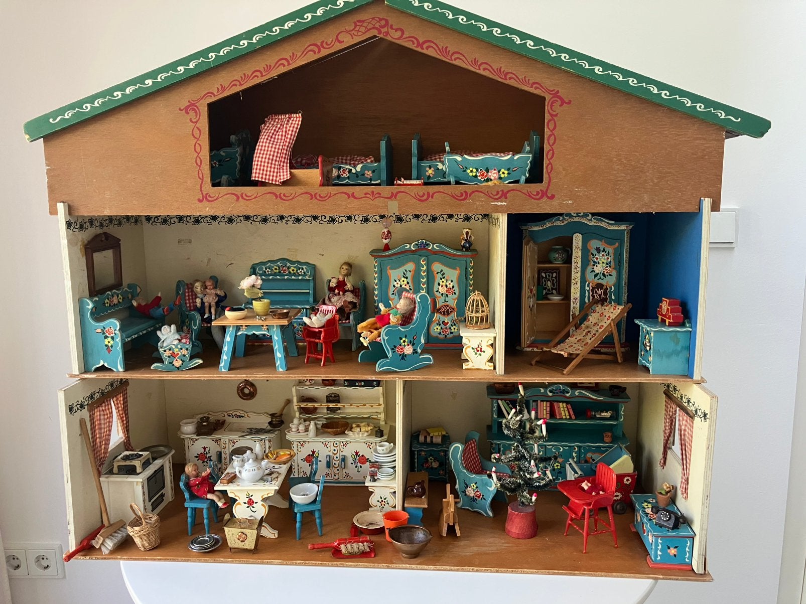 Erna Meijer jaren ‘70 poppenhuis m veel toebehoren, Verzamelen, Ophalen of Verzenden, Zo goed als nieuw, Poppenhuis