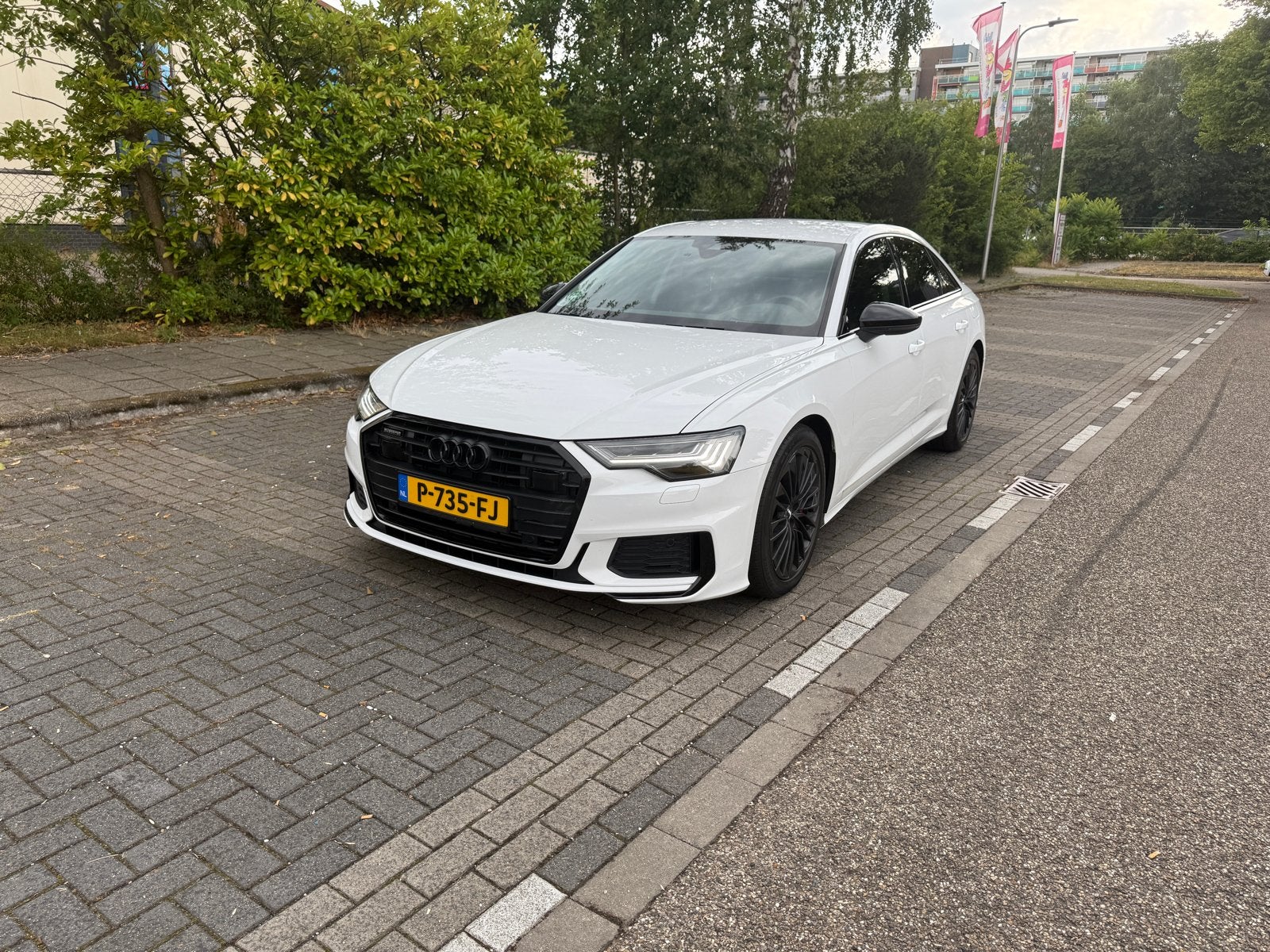 Audi A6 55 Tfsi e Quattro 367pk S Tronic 2020 Wit, Auto's, Wit, Plug-in hybride, Vierwielaandrijving, 129 €/maand