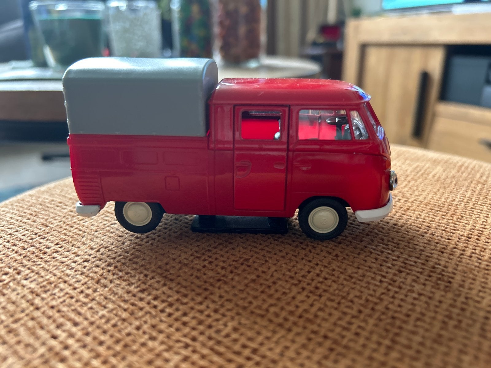 Volkswagen T1 Pick-up modelauto - Rood met grijs zeil, Overige merken, Auto, 1:32 tot 1:50, Ophalen of Verzenden