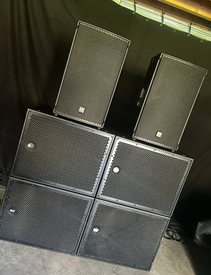 2x RCF 8004as subwoofer met hoes, Ophalen, Zo goed als nieuw, Subwoofer, Overige merken