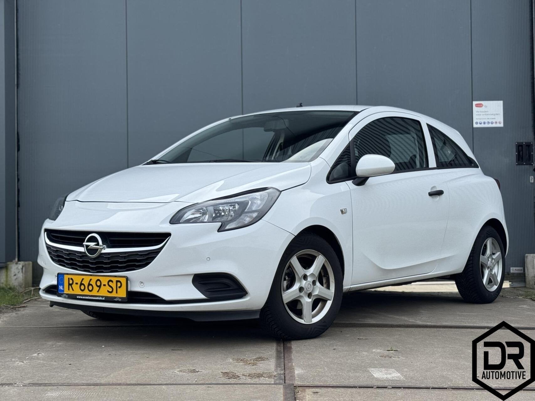 Opel Corsa 1.2 | CarPlay | PDC V+A | NETTE AUTO| APK 12-2026, Voorwielaandrijving, Euro 6, 1229 cc, Wit