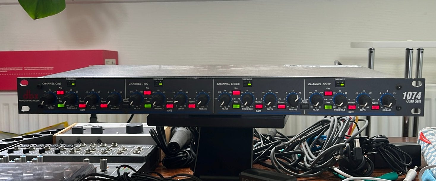 DBX 1074-EU Quad Gate - Professionele Noise Gate, Ophalen of Verzenden, Zo goed als nieuw, Overige typen