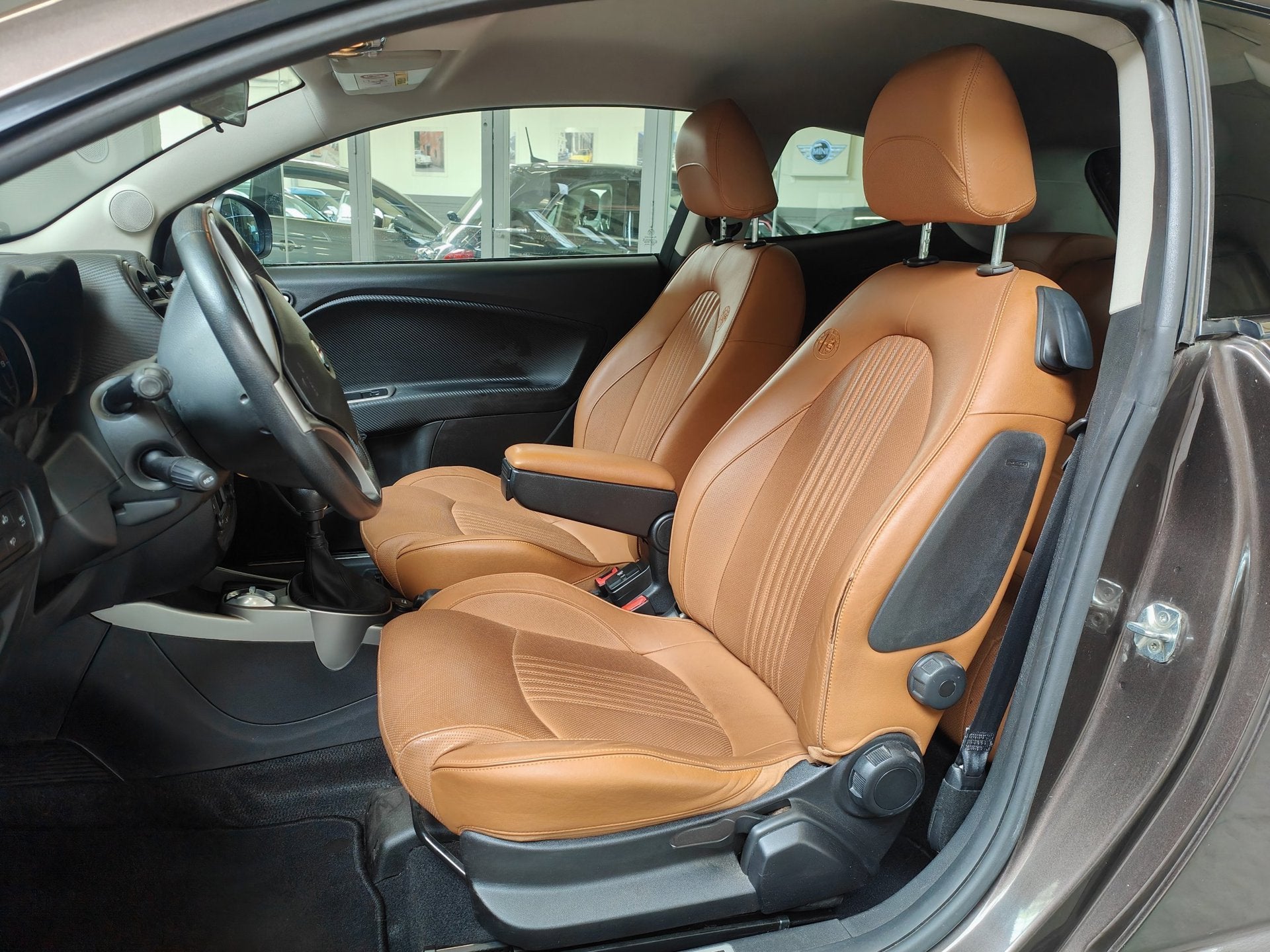 Alfa Romeo MiTo 101-PK Esclusivo - Navi - Cognac leder, Auto's, Alfa Romeo, Voorwielaandrijving, 101 pk, Gebruikt, Euro 6