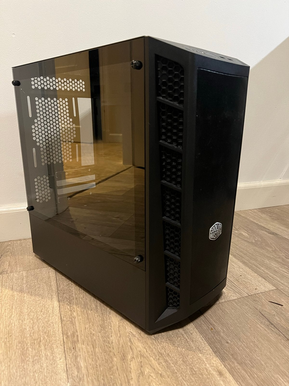 Cooler Master PC Case met gehard glas en 2 fans, Computers en Software, Ophalen of Verzenden, Zo goed als nieuw