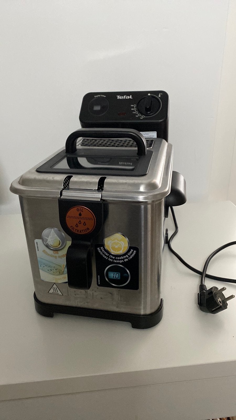 Tefal friteuse inhoud 4 liter, Witgoed en Apparatuur, Frituurpannen, Ophalen, Zo goed als nieuw, Uitneembare binnenpan