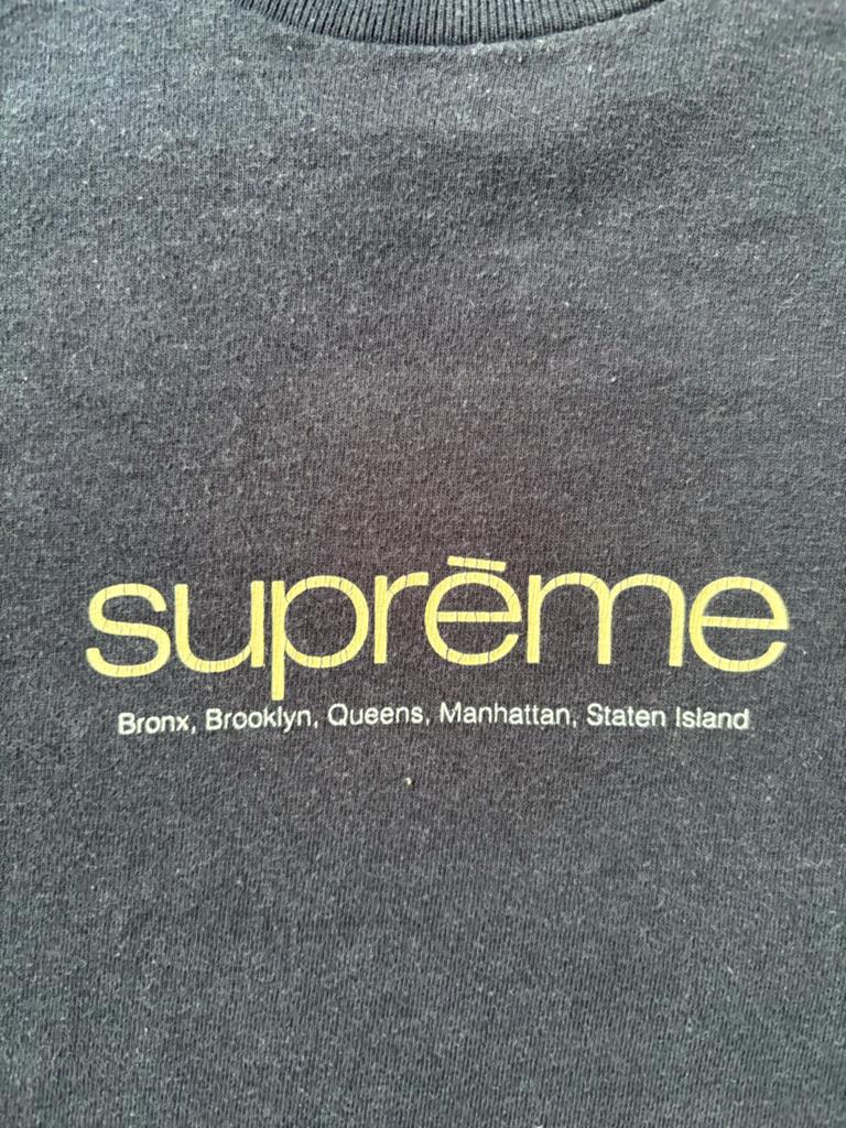 Supreme T-shirt met logo - Goede staat (M), Kleding | Heren, T-shirts, Ophalen of Verzenden, Zo goed als nieuw, Maat 48/50 (M)