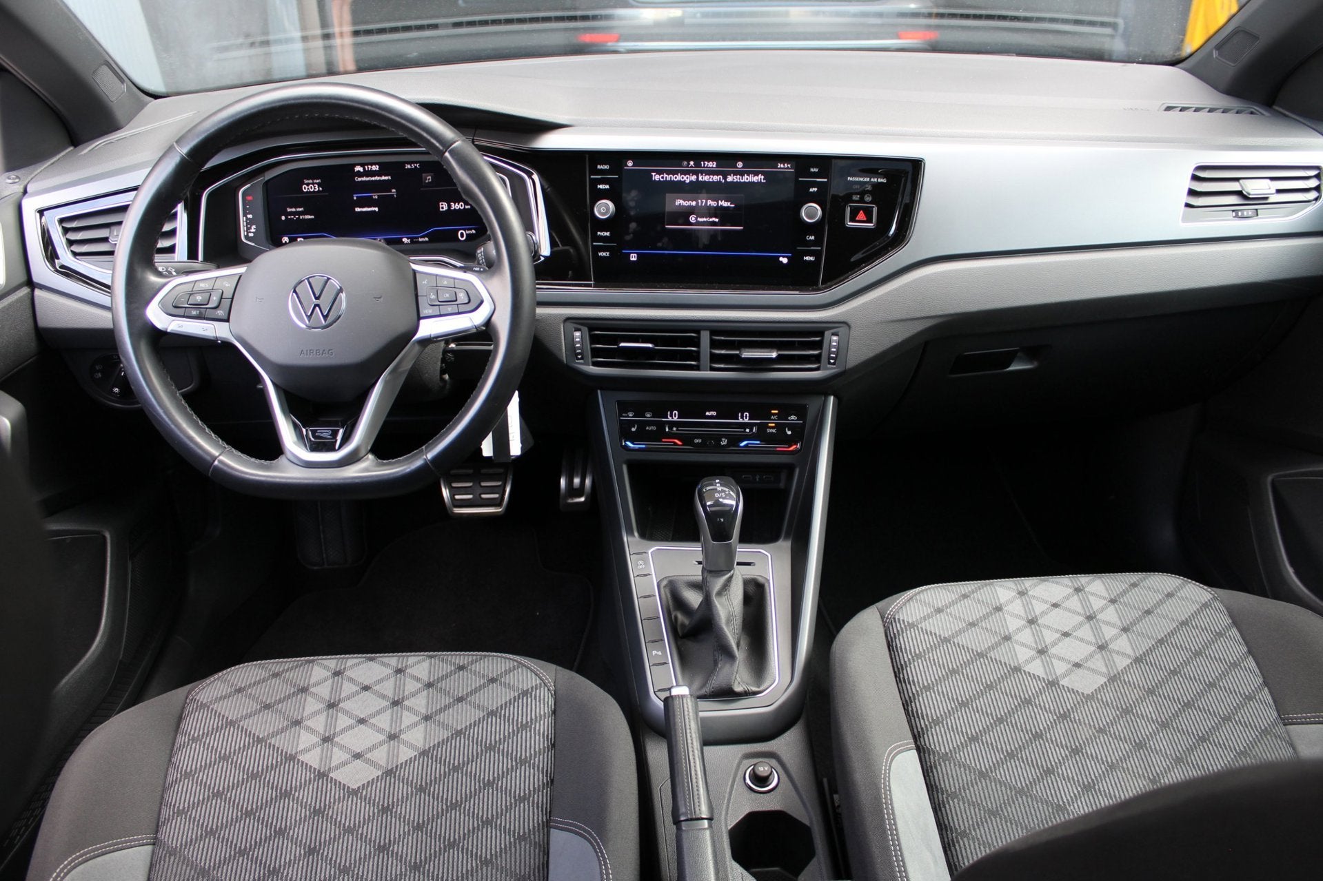 Volkswagen Polo 1.0 TSI 3x R-Line | Panoramadak| Camera | Ad, Auto's, Zwart, 1096 kg, Zwart, Origineel Nederlands