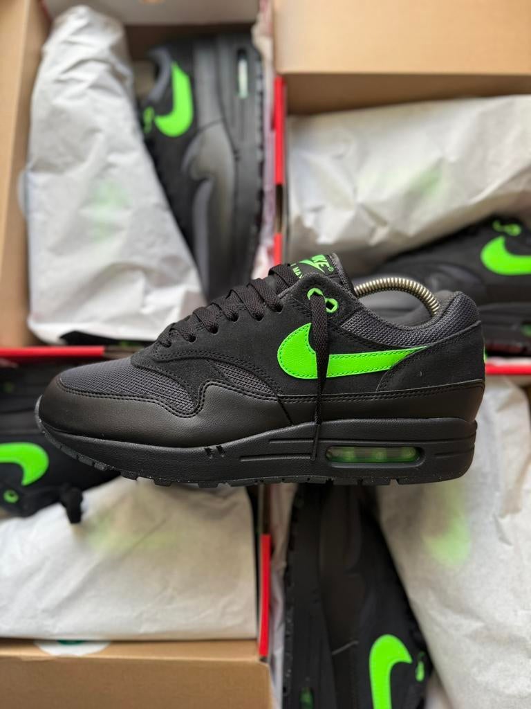 Nike Air Max 1 Green Strike maat 42 / 42,5 / 45 Nieuw, Zwart, Nieuw, Ophalen of Verzenden, Sneakers of Gympen