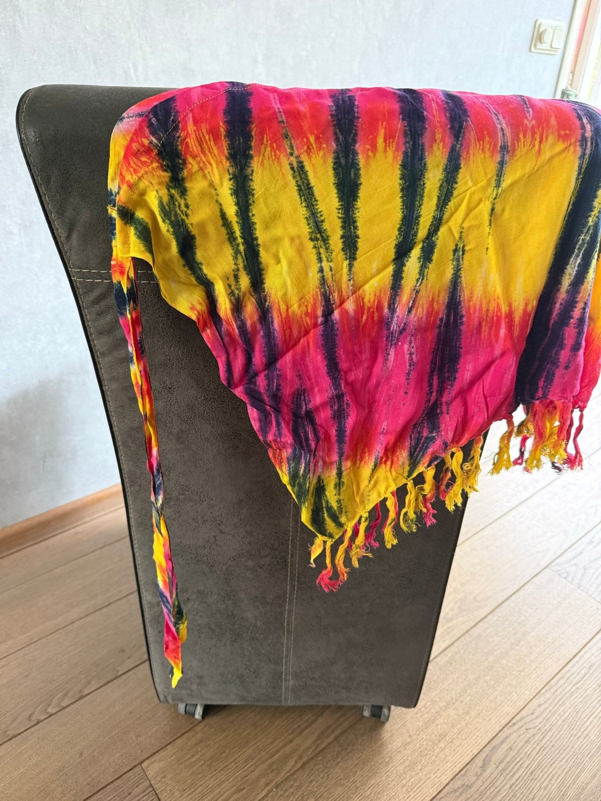 60 Pareo's - Diverse kleuren en patronen, Ophalen of Verzenden, Nieuw, Meerkleurig, Overige typen