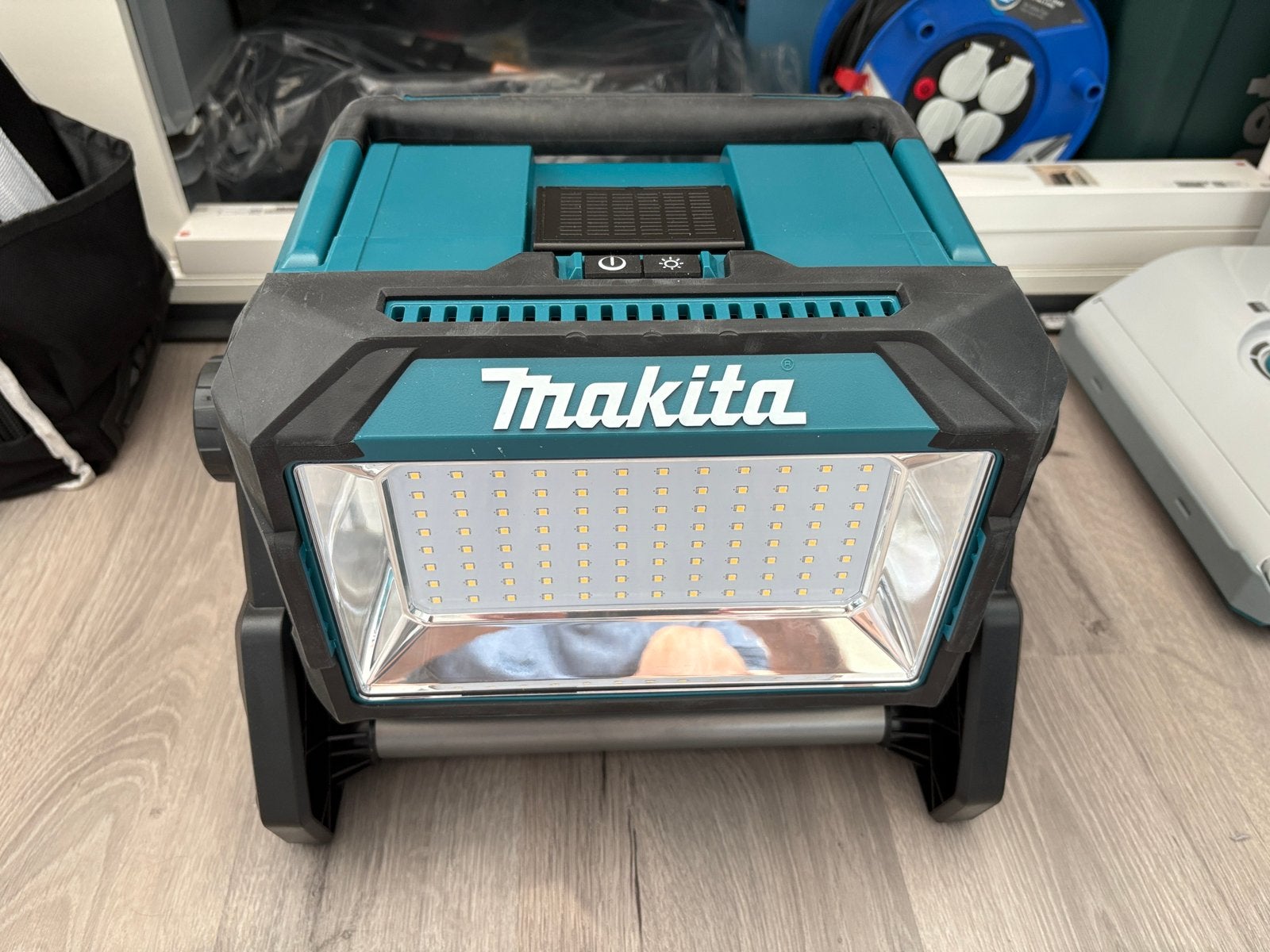 Makita ML009G bouwlamp, voor 14,4, 18 en 40V accu’s, Ophalen of Verzenden, Zo goed als nieuw
