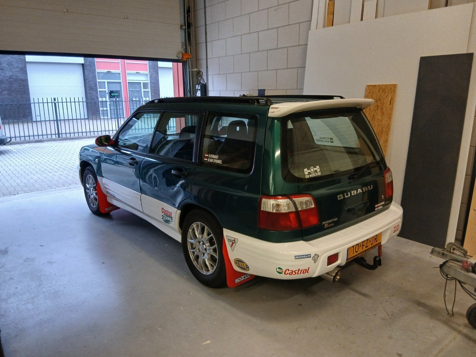 Subaru Forester 2.0 Turbo 2000 Groen, Auto's, Subaru, 1994 cc, 1800 kg, 4 cilinders, 75 €/maand