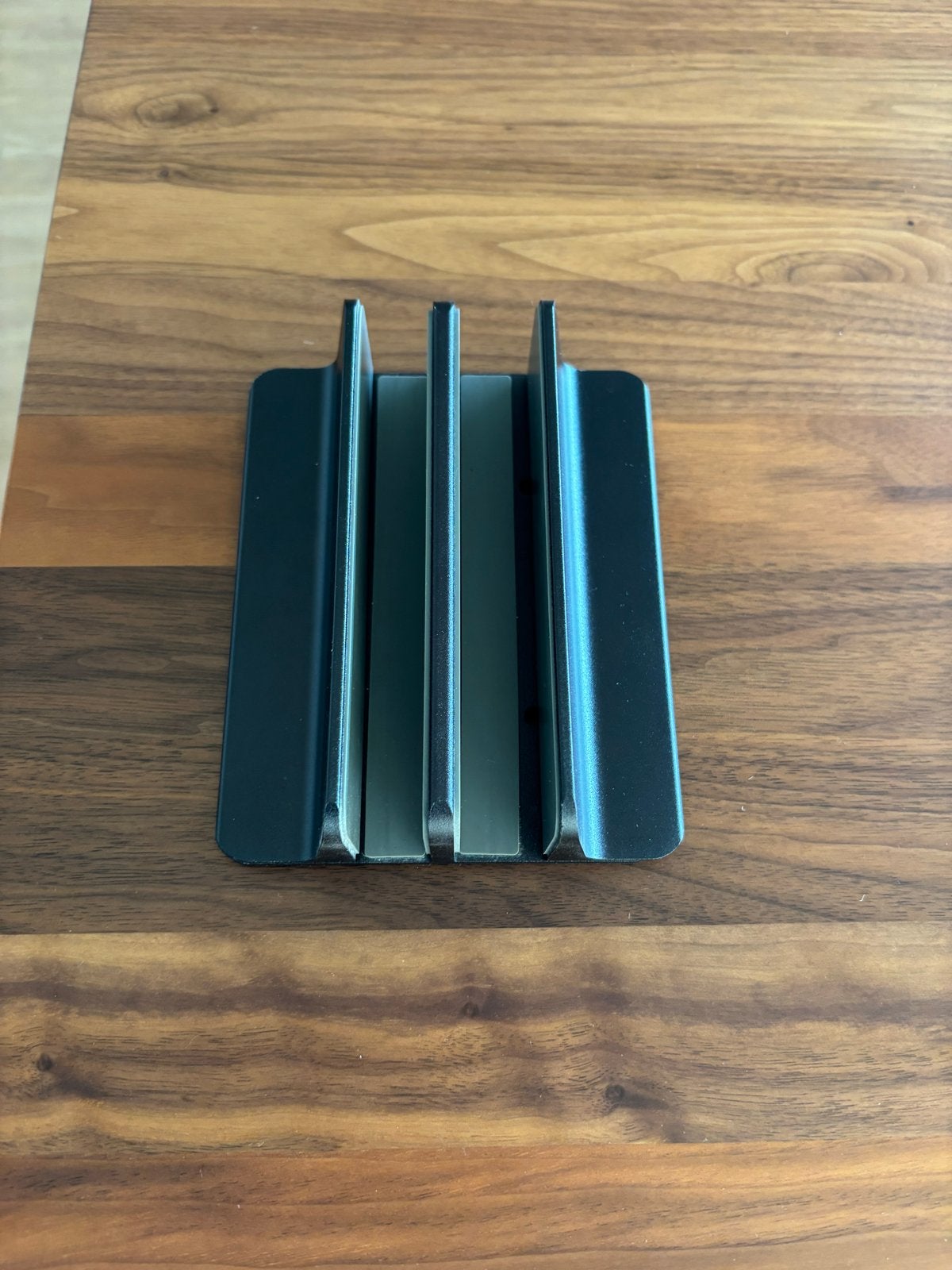 Dubbele Laptop Standaard - Ruimtebesparend en Netjes, Computers en Software, Laptopstandaarden, Ophalen of Verzenden, Zo goed als nieuw
