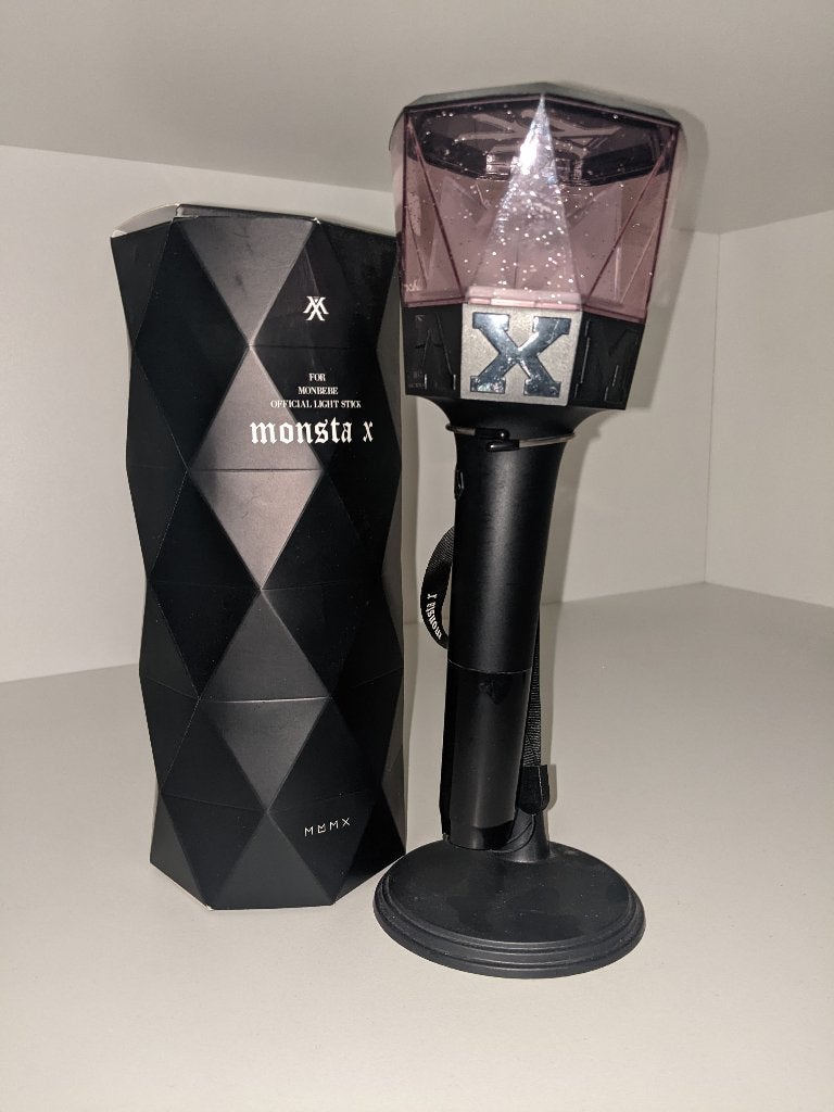 Monsta X (KPOP) lightstick inc. doos/verpakking, Ophalen of Verzenden, Gebruikt, Gebruiksvoorwerp