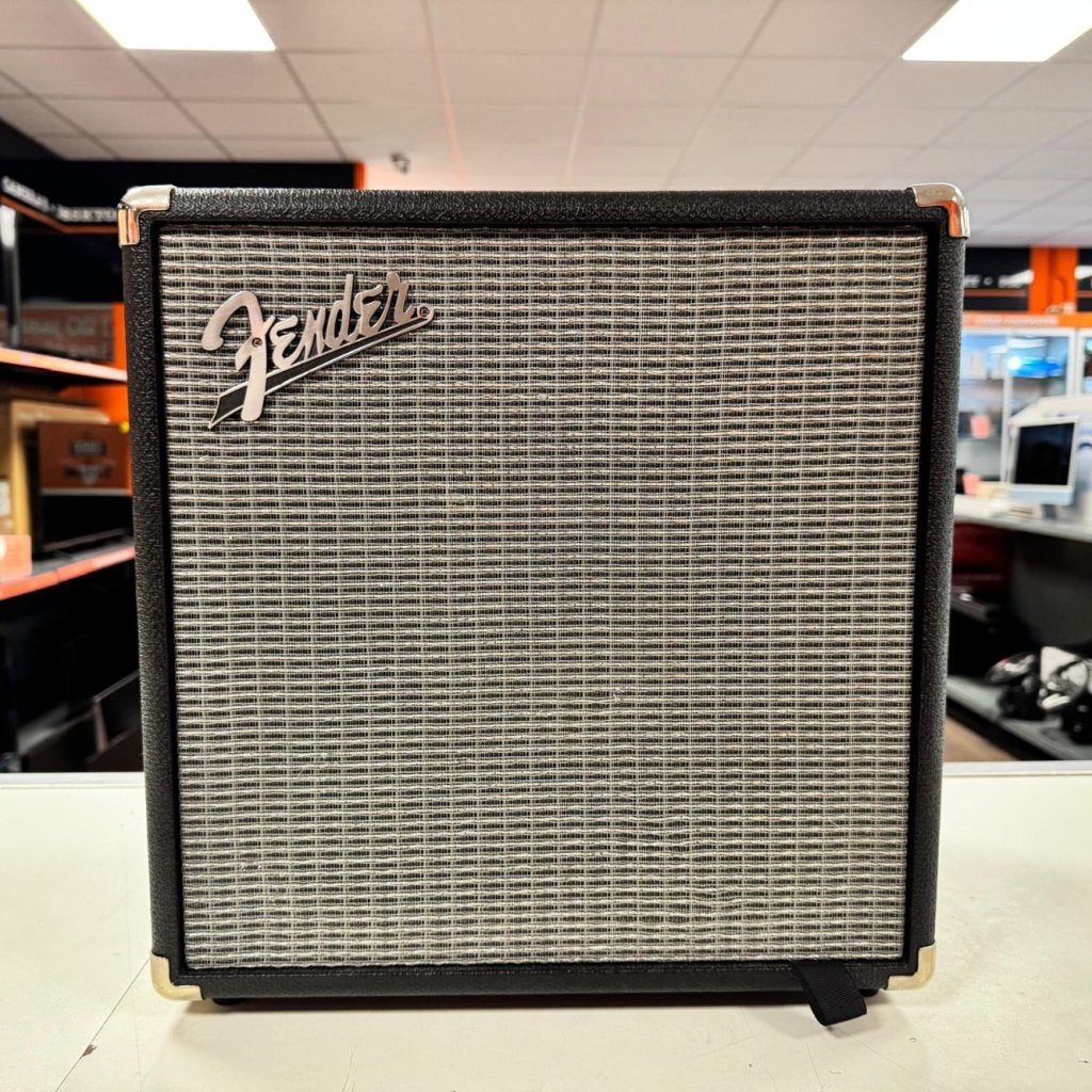 Fender Rumble 25 BasVersterker | Nette staat, Fender, Zo goed als nieuw, Support@fender.com, 17600 Catalina Street
Los Angeles, CA 90746
USA