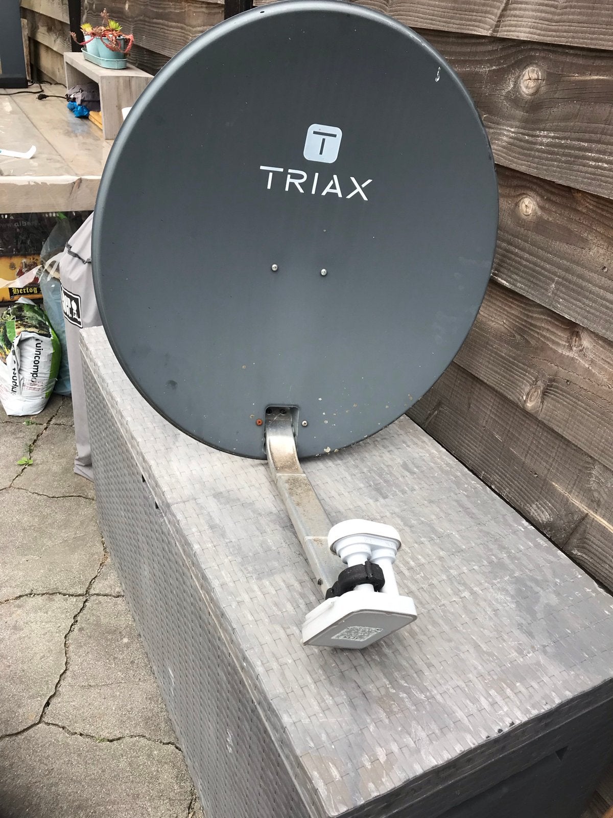 Triax schotelantenne met LNB, Audio, Tv en Foto, Schotelantennes, Ophalen of Verzenden, Gebruikt, (Schotel)antenne, Overige merken