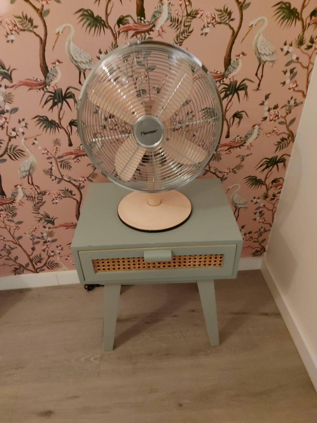 Retro ventilator roze (metaal), Ophalen, Tafelventilator