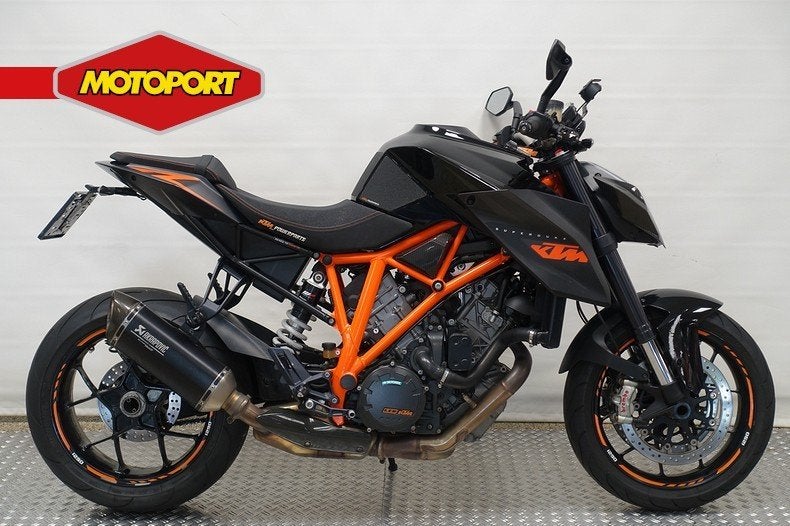 KTM 1290 SuperDuke R (bj 2014), E 3
A-5230  Mattighofen, AT, Naked bike, Gebruikt, Bedrijf