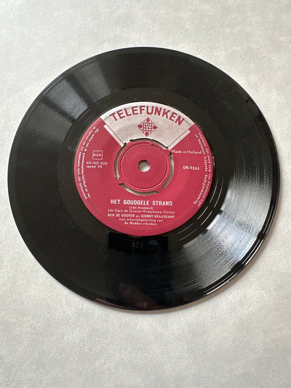 Rijk de Gooyer & Johnny Kraaykamp - Het Goudgele Strand / Om, Gebruikt, 7 inch, Ophalen of Verzenden, EP