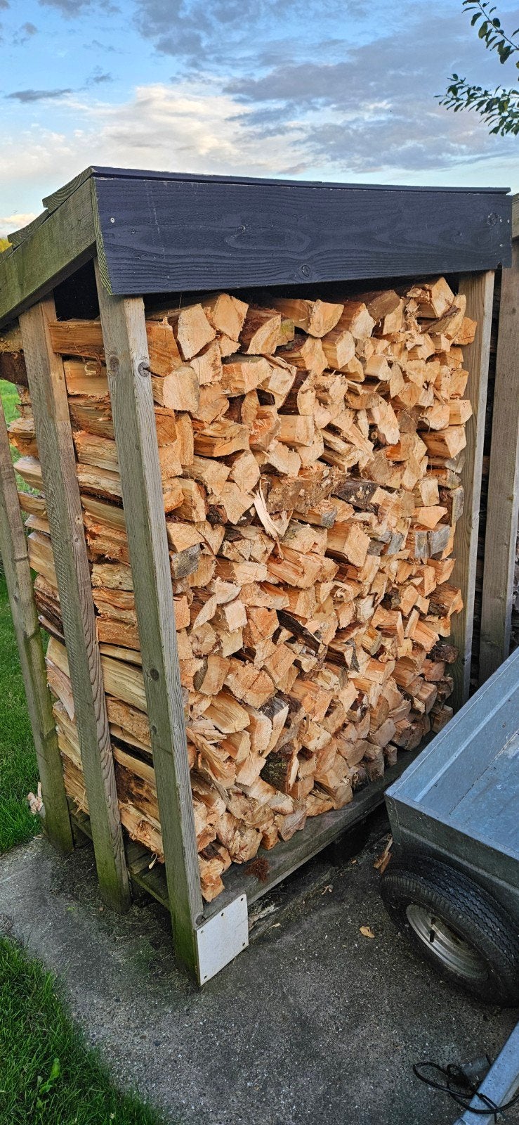 windgedroogd haardhout, 1,3 kuub per hokje (nog 2), Minder dan 3 m³, Ophalen, Eikenhout, Blokken