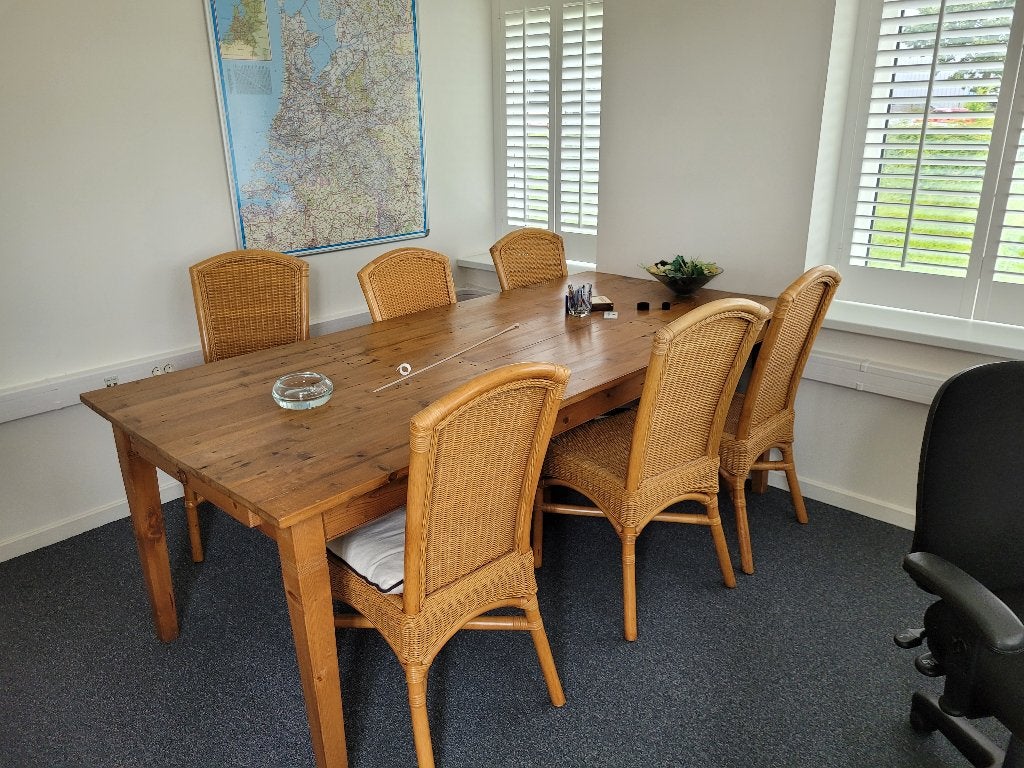 Tafel met 6 rieten stoelen, + kasten, Ophalen, Gebruikt, 50 tot 100 cm, Vijf personen of meer
