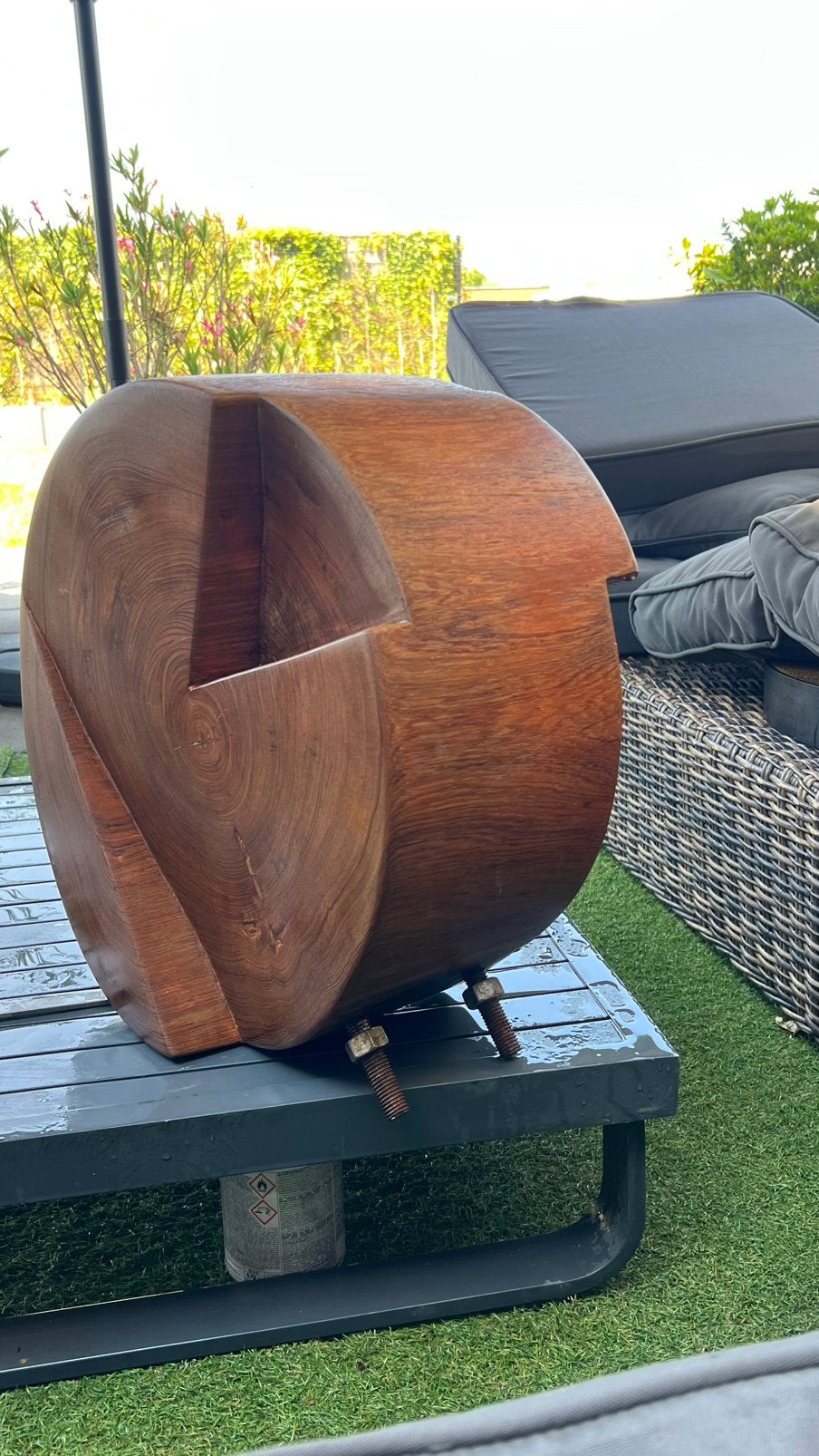 Cor Dam abstract iroko sculptuur, Ophalen