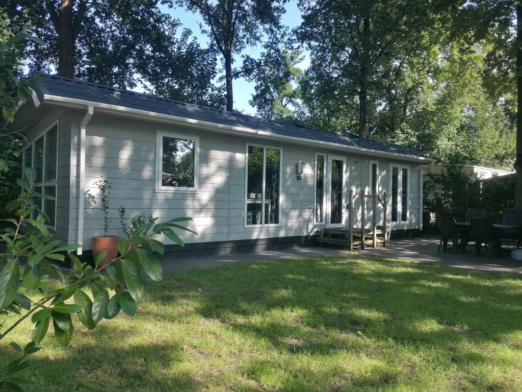 4 Persoons chalet op 5* Camping "de Pallegarste (Marienberg)