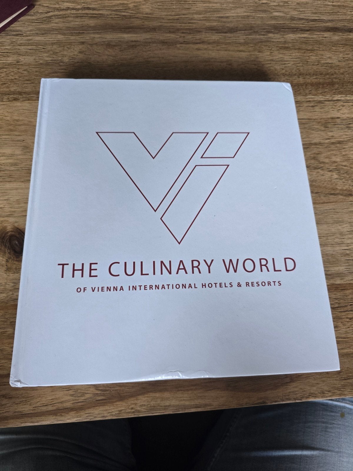 The Culinary World - Vienna International Hotels & Resorts, Hoofdgerechten, Ophalen of Verzenden, Zo goed als nieuw, Vienna International Hotels & Resorts