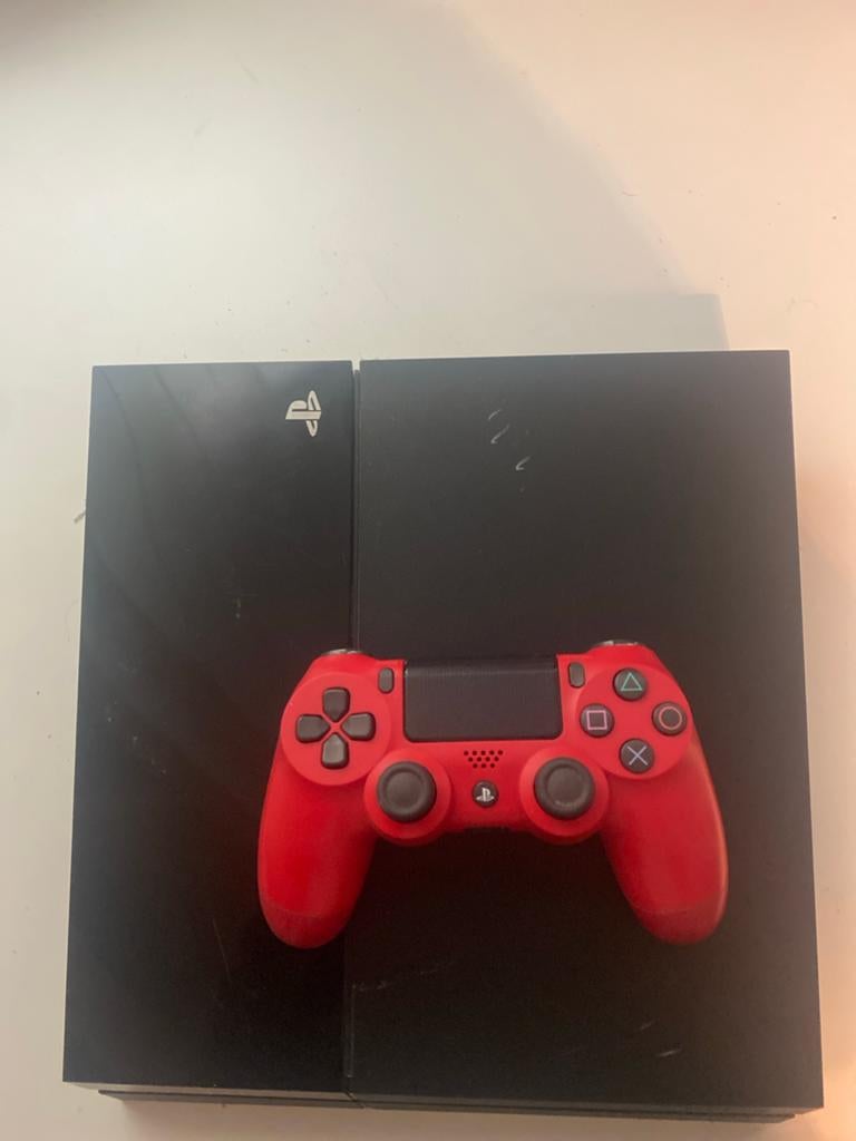 PlayStation 4 met rode controller, Ophalen of Verzenden, Zo goed als nieuw, 1 TB, Met 1 controller