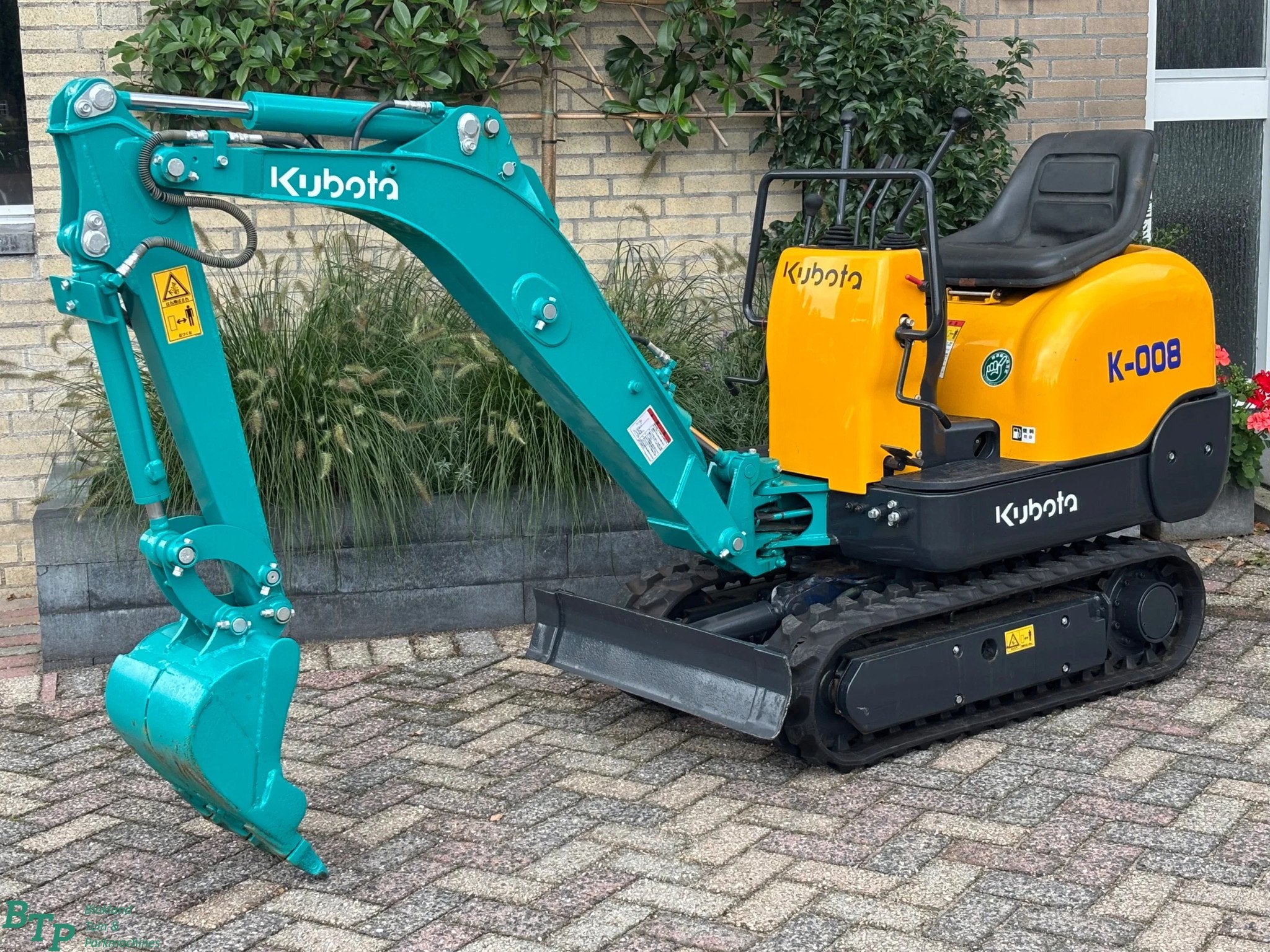 Kubota Gebruikte minigraver k-800 3cil. verstelbare rupsen, Graafmachine