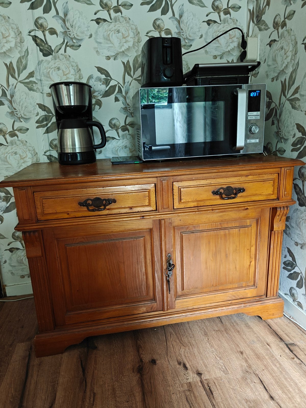 Tv kast van grenen hout 106x50x71cm lxbxh, Huis en Inrichting, Kasten | Dressoirs, Ophalen, 25 tot 50 cm