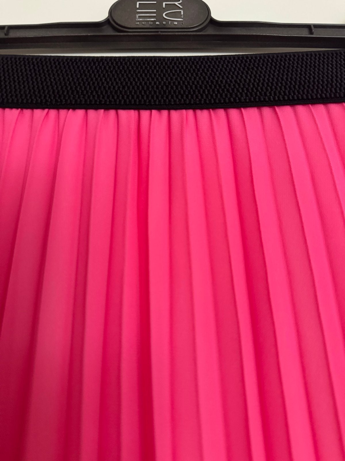 Mooie roze plissé rok - One Size, Kleding | Dames, Rokken, Ophalen of Verzenden, Nieuw, Maat 38/40 (M), Roze
