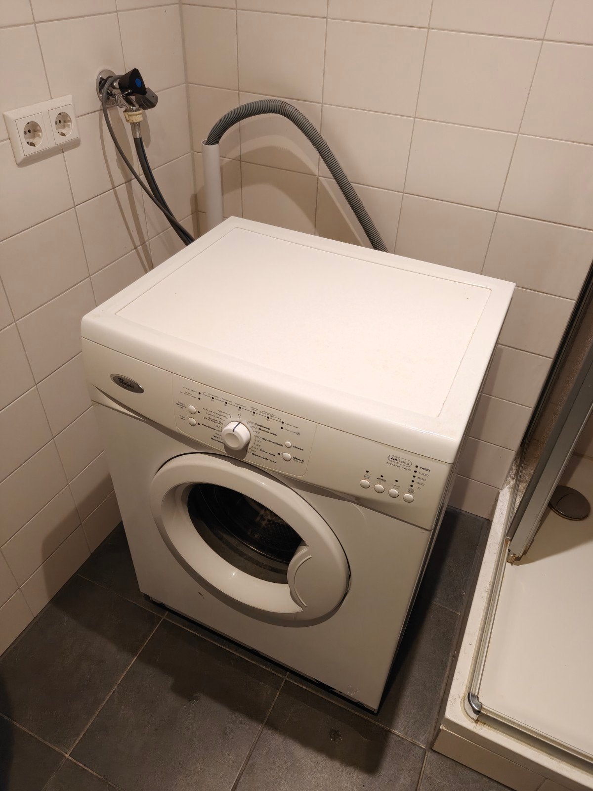 Whirlpool wasmachine defect, Ophalen, 1200 tot 1600 toeren, 4 tot 6 kg, Voorlader