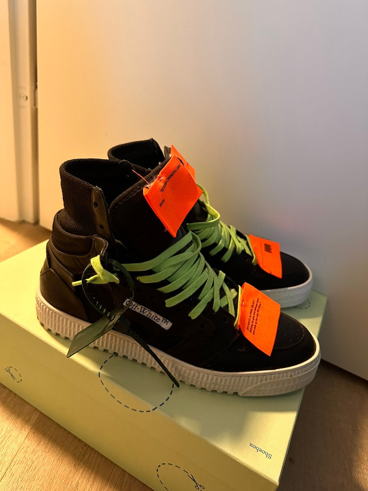 Off-white sneakers, Kleding | Heren, Schoenen, Ophalen, Zo goed als nieuw