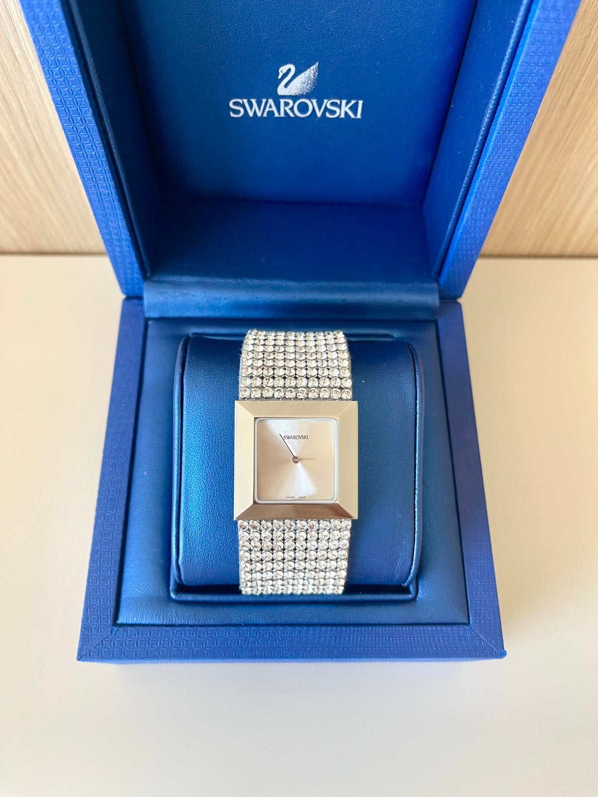 Swarovski horloge in doos, Verzamelen, Ophalen, Nieuw, Sieraad of Horloge
