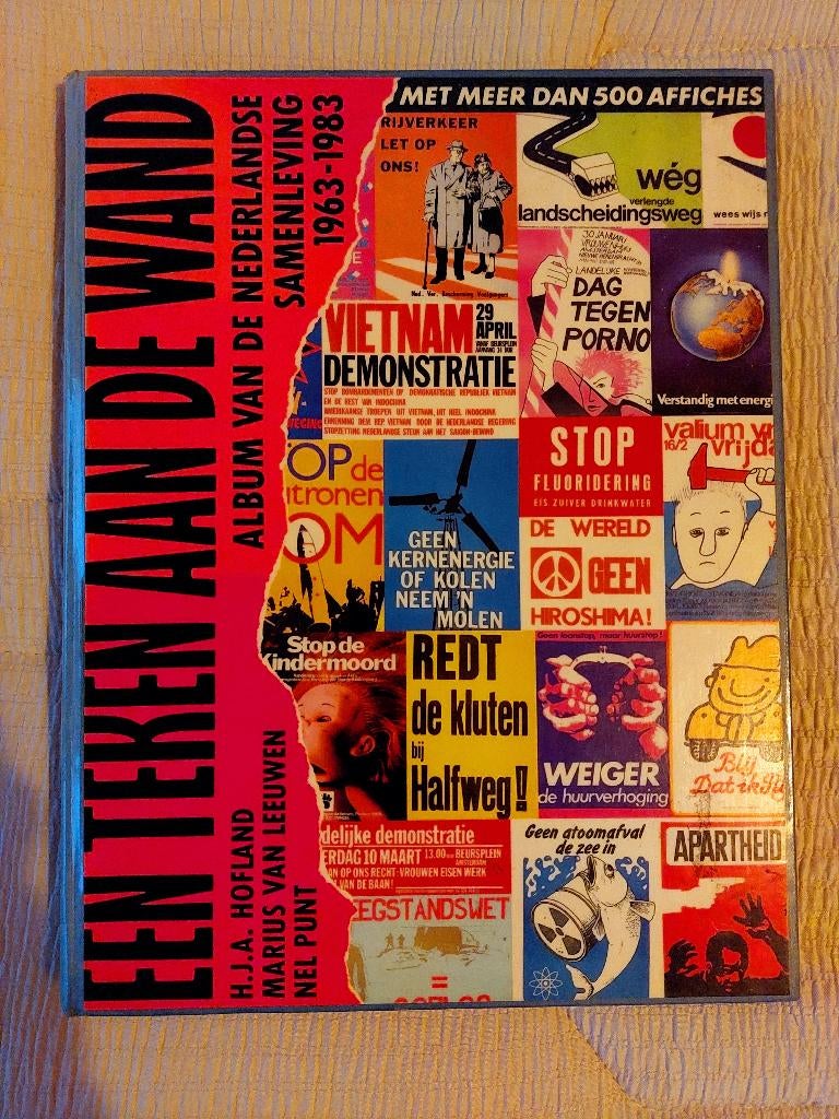 Een Teken aan de Wand 1963-1983 Hardcover, Boeken, Ophalen of Verzenden, Gelezen, Maatschappij en Samenleving, Nederland