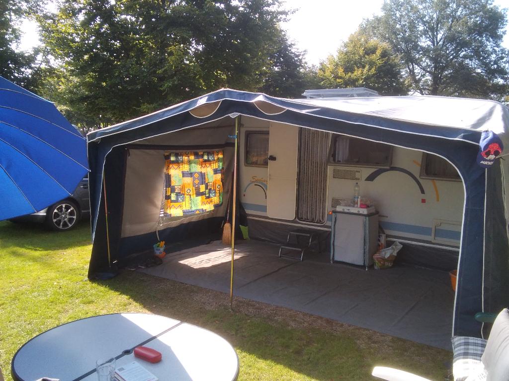 Caravan Hymer Eriba Swing, Caravans en Kamperen, Caravans, Standaardzit, Particulier, Eriba, Kachel