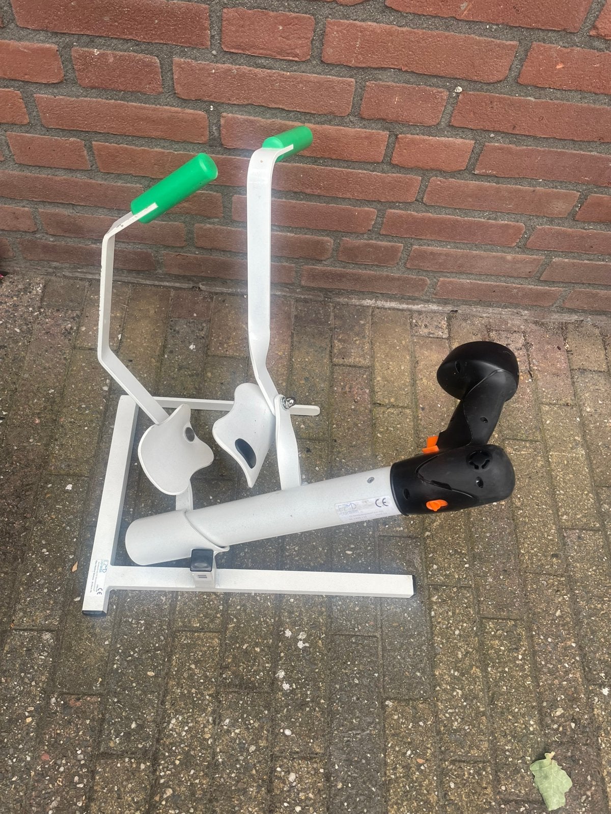Aangeboden steunkous pisool op accu, Ophalen, Zo goed als nieuw
