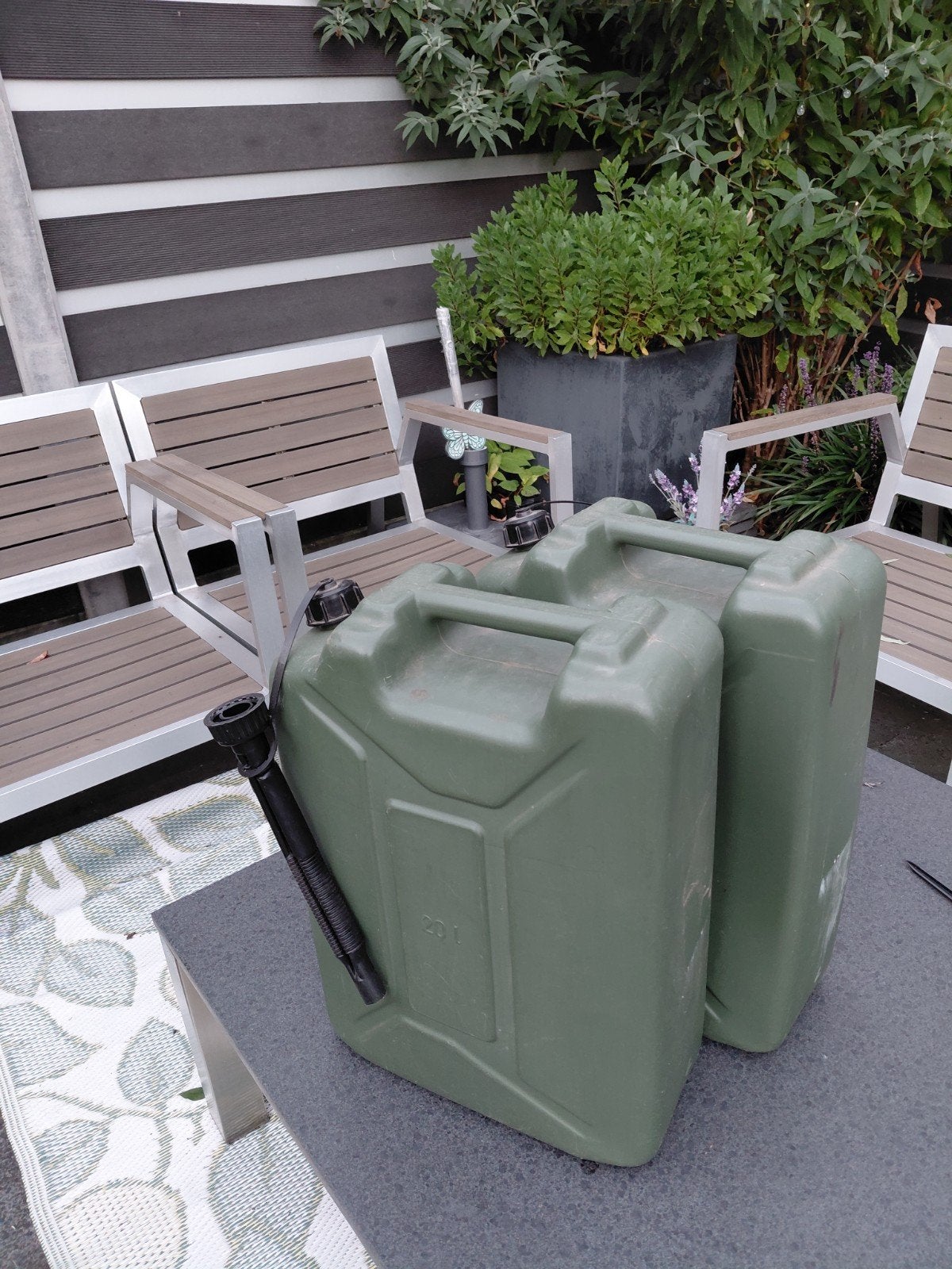jerrycans benzine, jerrycan, Tuin en Terras, 150 liter of meer, Ophalen of Verzenden, Hout