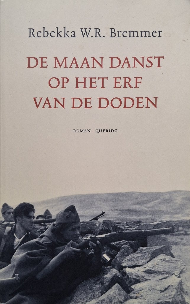 Rebekka W.R. Bremmer - De maan danst op het erf van de doden, Boeken, Ophalen of Verzenden, Zo goed als nieuw, Nederland