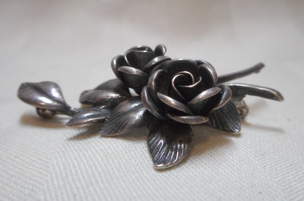 Zilveren vintage broche Teka roosjes nr.794, 4 tot 7 cm, Verzenden, Zo goed als nieuw, Zilver