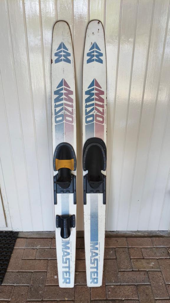 Battani M170 waterski's, Watersport en Boten, Ophalen